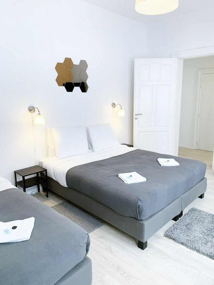 Hotel The Hive Rooms