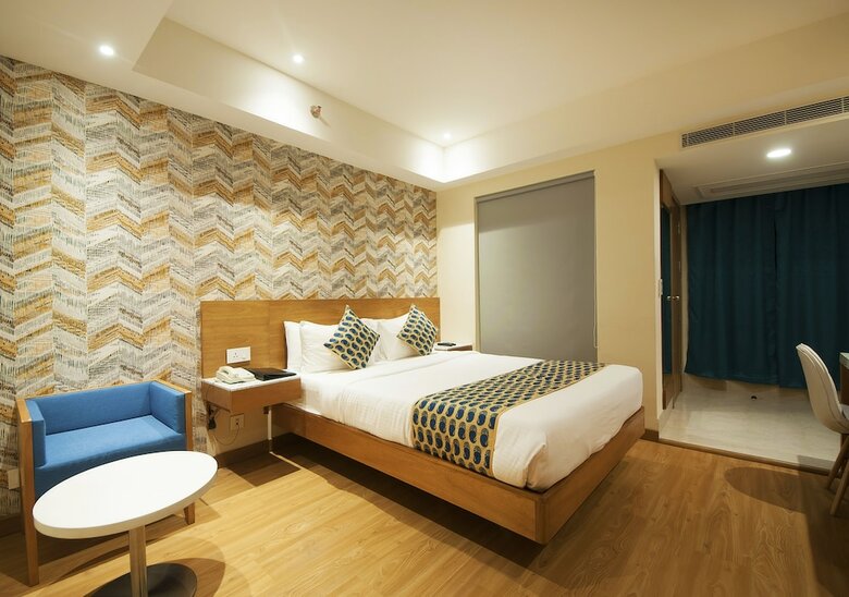 Hotel The Orion Plaza