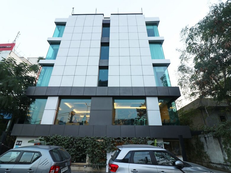 Hotel The Orion Plaza