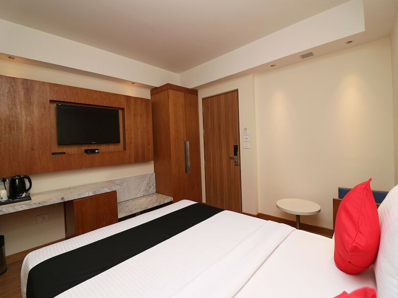 Hotel The Orion Plaza