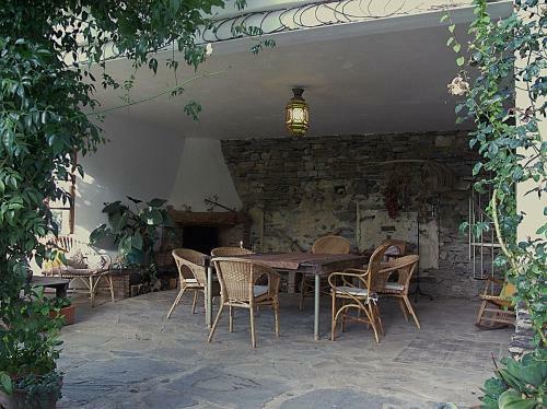 Hostal Vi�a Y Rosales