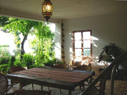 Hostal Vi�a Y Rosales