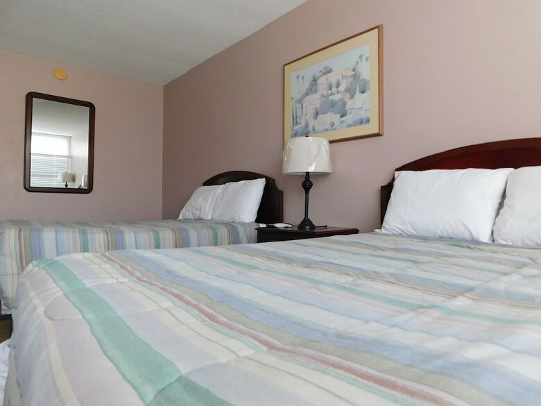 Hotel Apm Inn & Suites