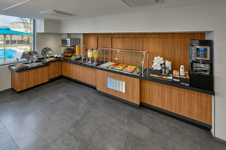 Hotel City Express Ensenada