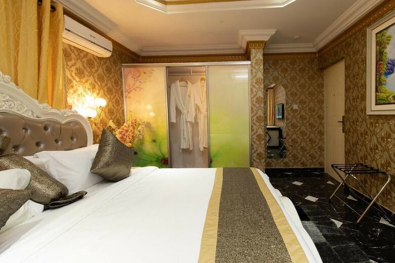Ag Hotels & Suites