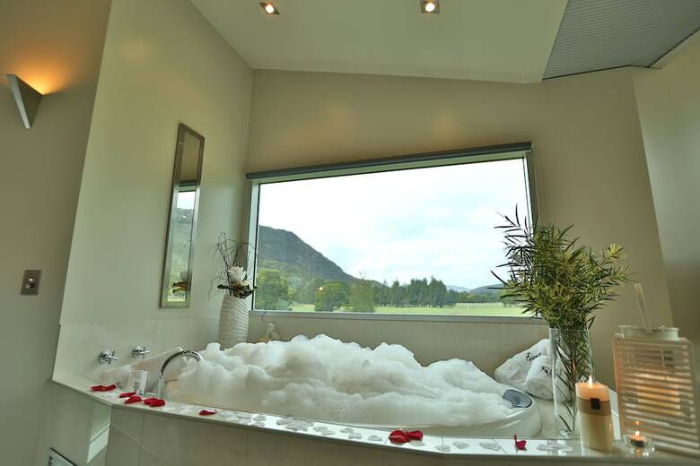 Ironstone Romantic Couples Retreat