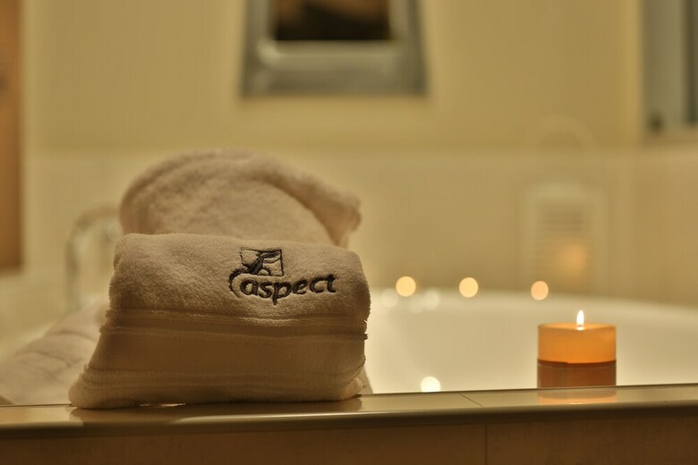 Ironstone Romantic Couples Retreat
