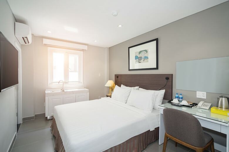 Parkhill Hotel & Apartment