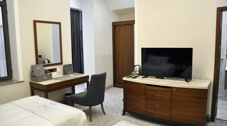 Parliament Palace Hotel