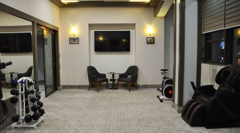 Parliament Palace Hotel