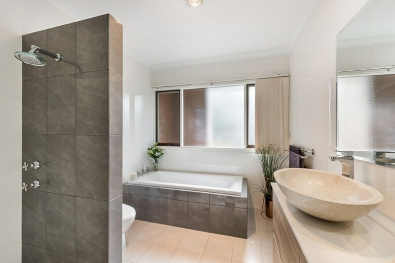 Adelaide 3 Bedroom Luxurious Home