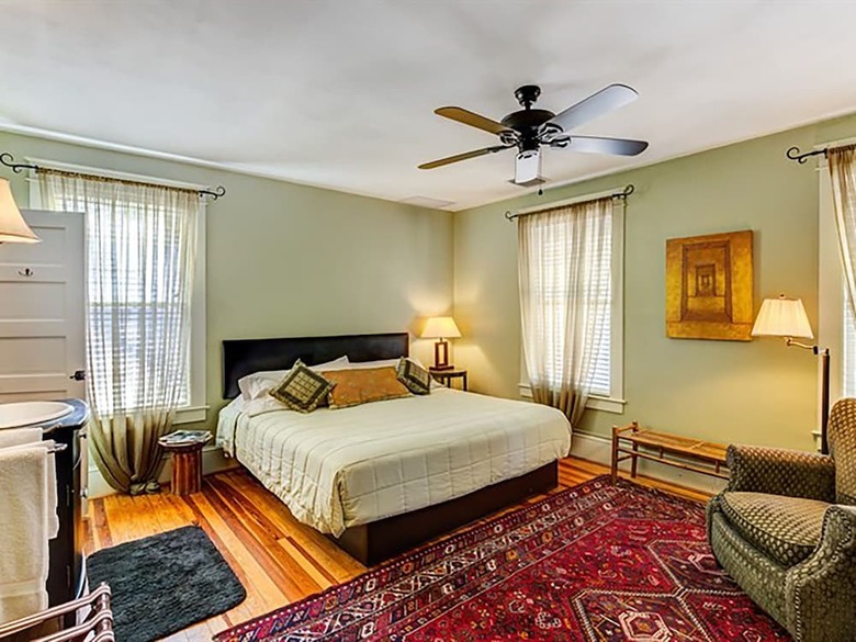 Bed & Breakfast Adora Inn