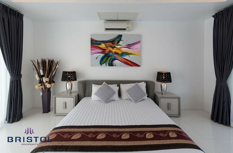 Kamala Contemporary 3 Bedrooms Pool Villa