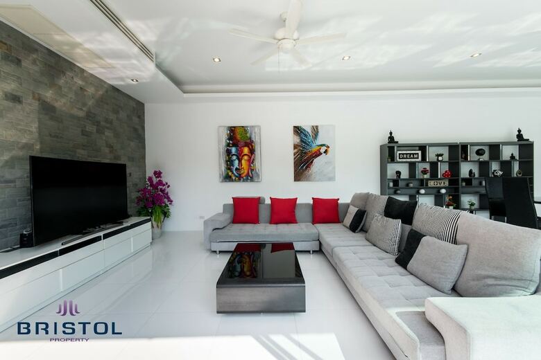 Kamala Contemporary 3 Bedrooms Pool Villa