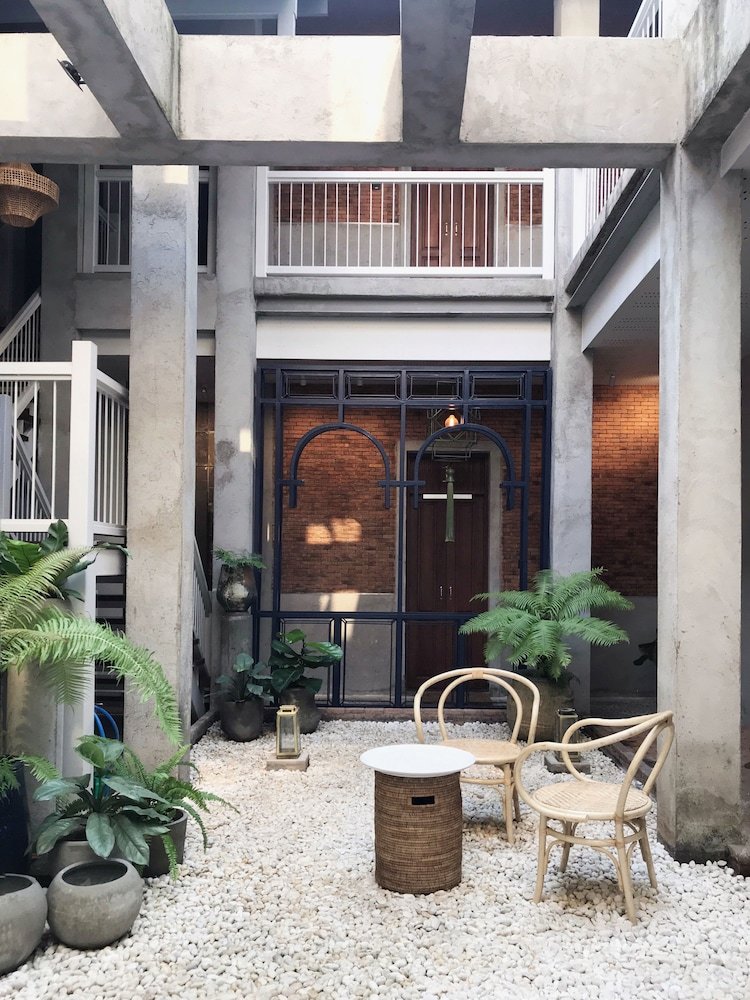Hostal Khunluang Hostel - Adults Only