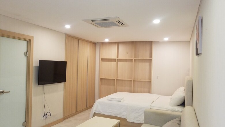 Apartamentos Anna House 2