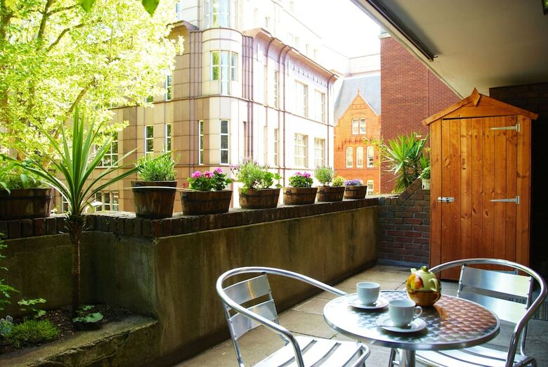 Apartamentos Brookes Court