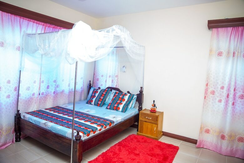 Apartamentos Safiri Kenya Home