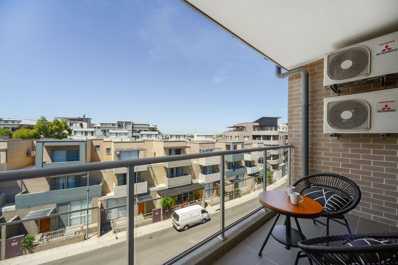 Apartamentos Modern And Spacious Resort-style Home