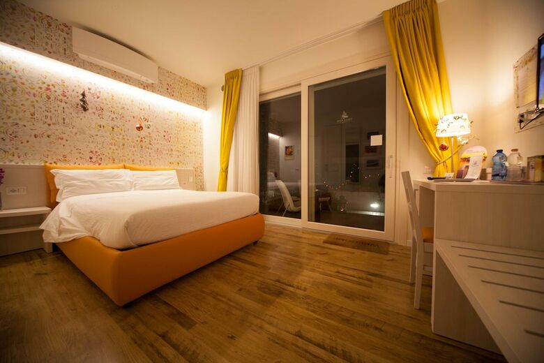 B&B Villa Pini - Near G7