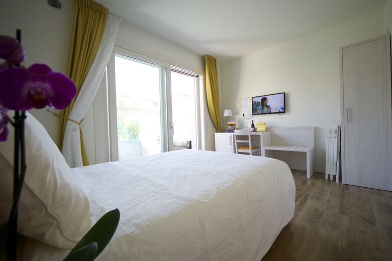 B&B Villa Pini - Near G7