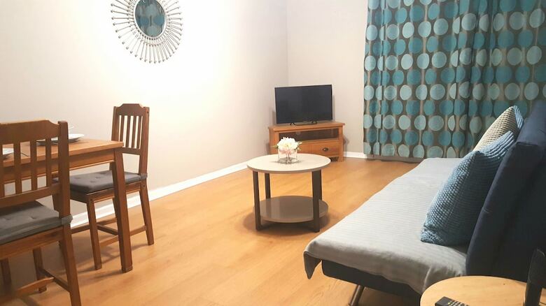 Apartamentos Dragon - Queen Vic House 2 Bedroom Home
