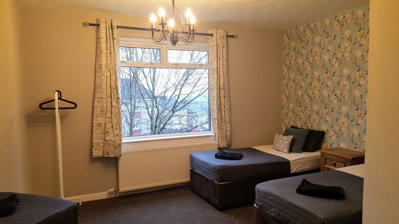 Apartamentos Dragon - Queen Vic House 2 Bedroom Home