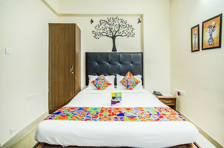 Hotel Fabexpress Namo Suites