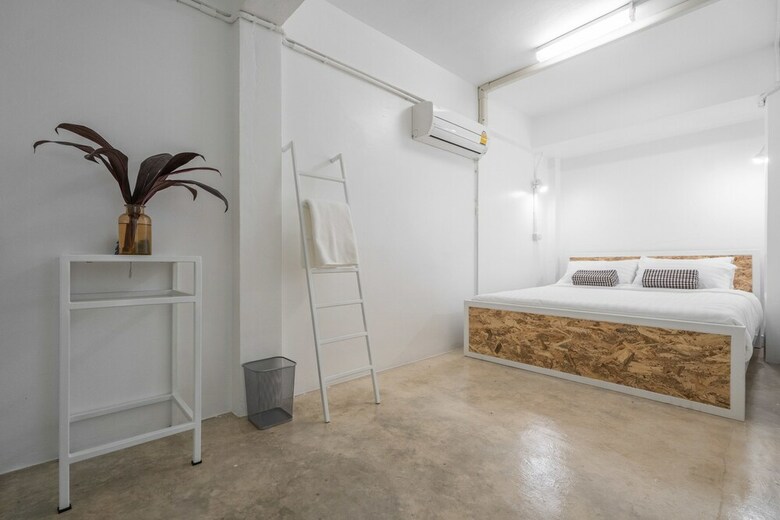 Hostal Baan Phuen Hostel And Rooftop
