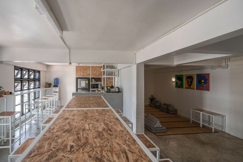Hostal Baan Phuen Hostel And Rooftop
