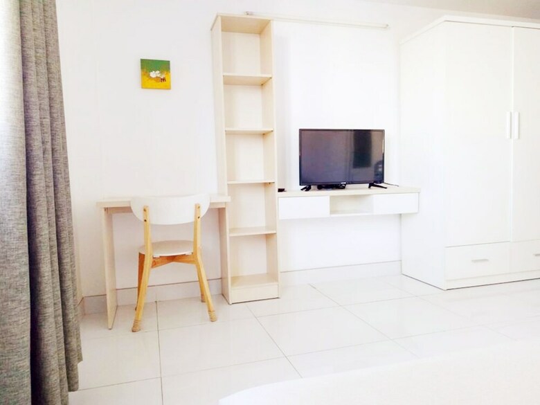 Aparthotel M-h Apartment Hotel