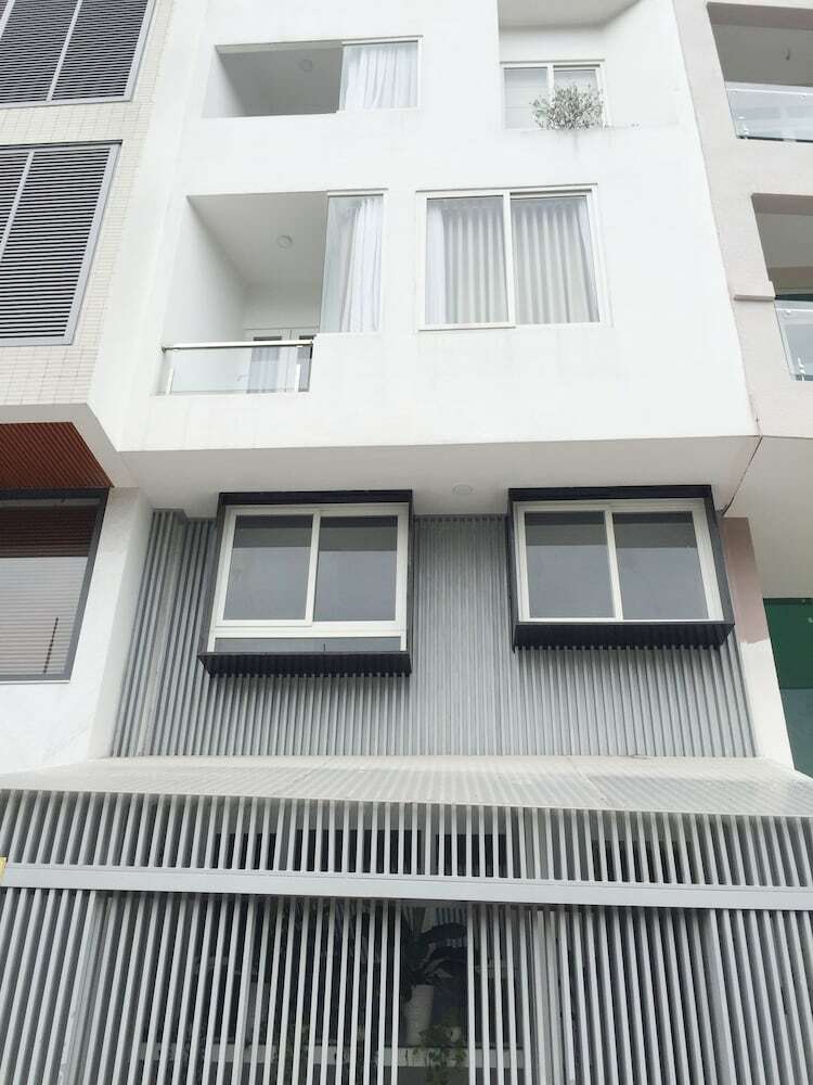 Aparthotel M-h Apartment Hotel
