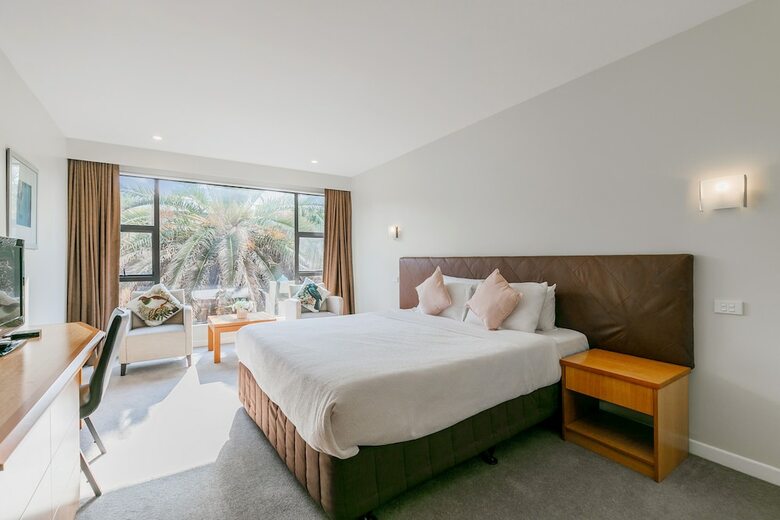 Boulevard Hotel