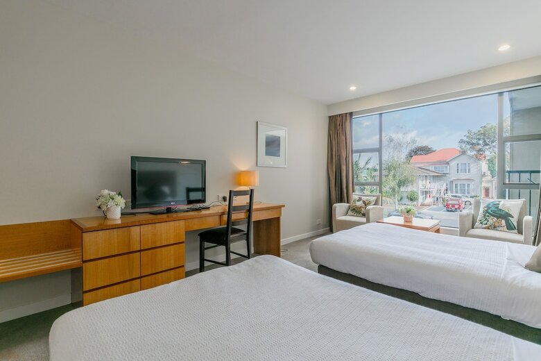 Boulevard Hotel