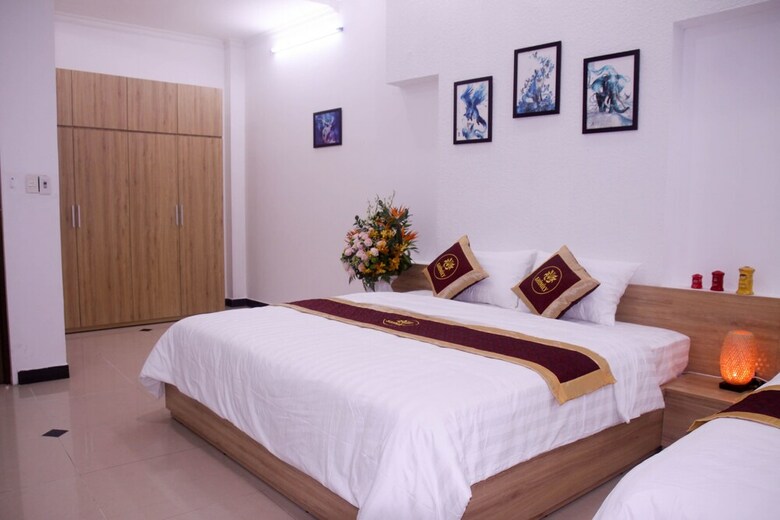 Hotel Shjmily House