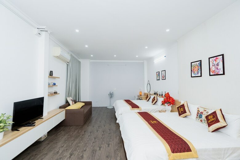 Hotel Shjmily House