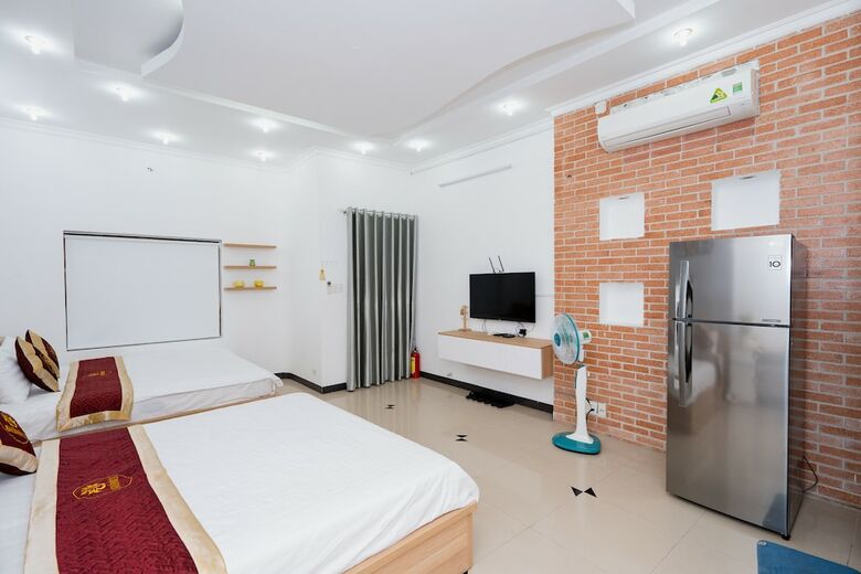 Hotel Shjmily House