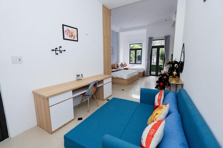 Hotel Shjmily House
