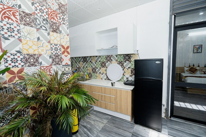 Hotel Shjmily House