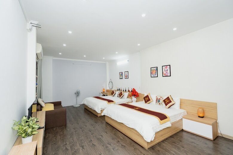 Hotel Shjmily House