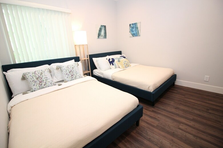 Apartamentos La Westwood Deluxe Suites