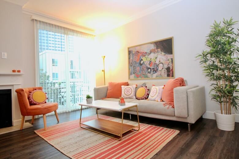 Apartamentos La Westwood Deluxe Suites