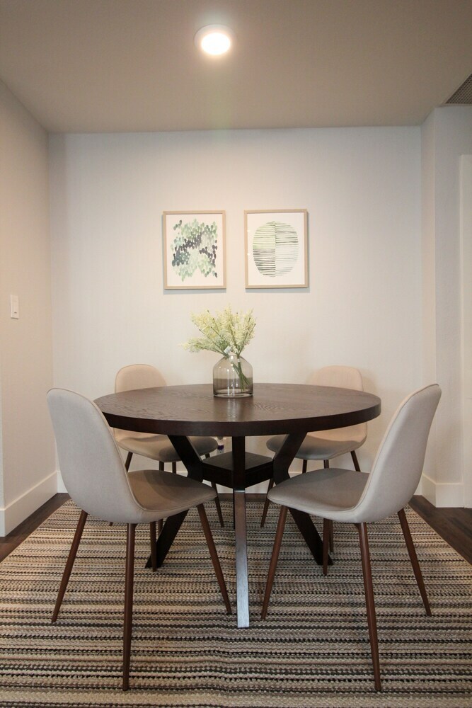 Apartamentos La Westwood Deluxe Suites