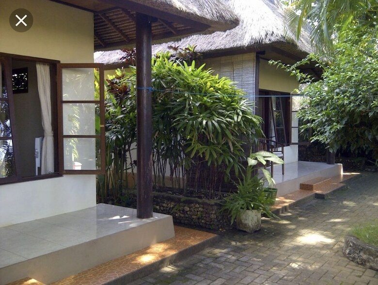 Hotel Romeo Beachfront Bungalow