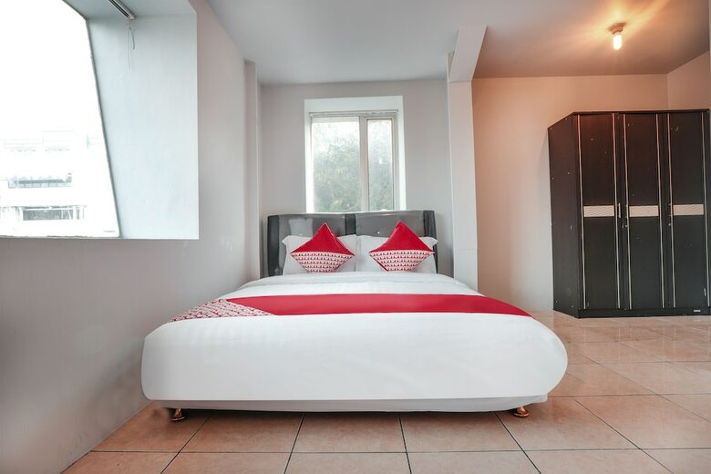 Hotel Oyo 208 G House