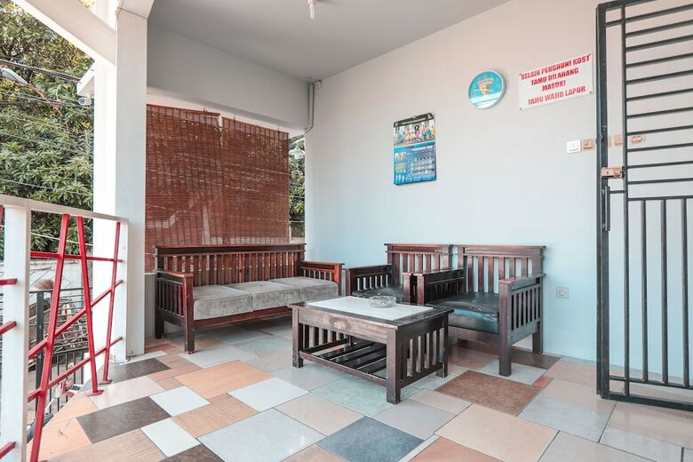 Hotel Oyo 208 G House