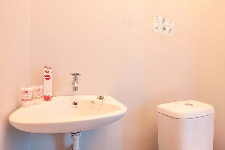 Hotel Oyo 208 G House