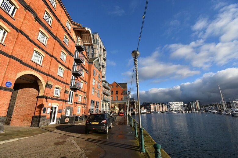 Toothbrush Apartments - Ipswich Quayside