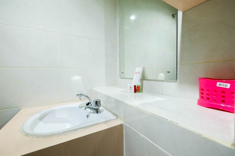 Cozy Studio Room Grand Dhika Apartment