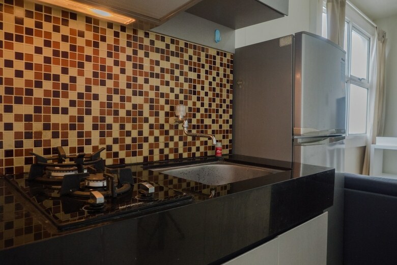 Comfortable 2br Apartment At Parahyangan Residence